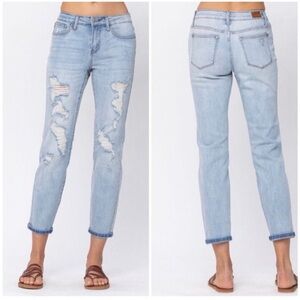 Judy Blue Light Wash Distressed Boyfriend Fit Jeans 15/32 NWT JB8878